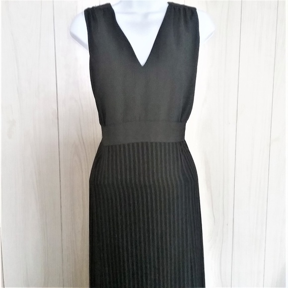 Halston Dresses & Skirts - Halston Sleeveless Pinstripe Maxi Dress Size 14